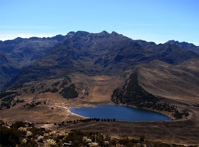Laguna de Mucubají; magia glaciar entre páramos, lagunas misteriosas y paisajes infinitos en Mérida