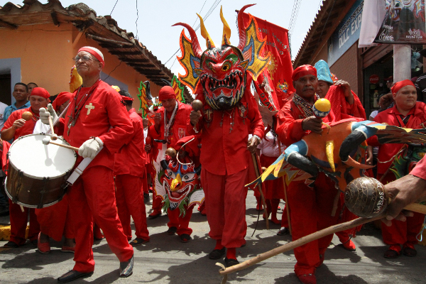 Diablos Danzantes de Yare; tradición; fe y promesa en movimiento