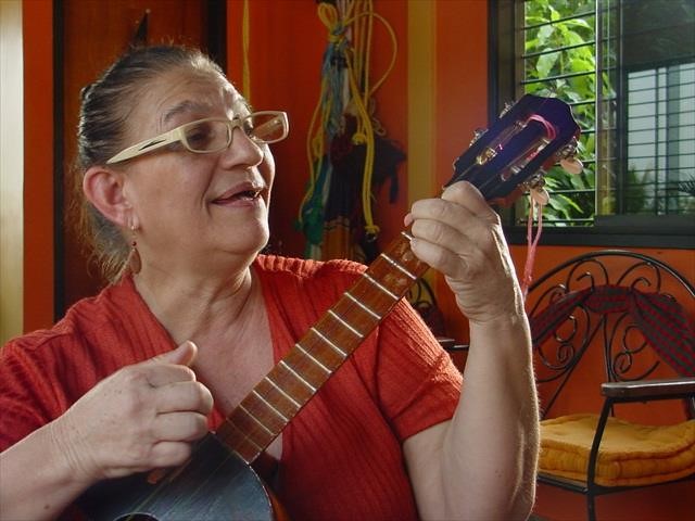 Lis María Villamediána; la voz, el color y el corazón del arte popular venezolano